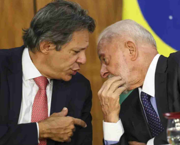 Lula bate recorde de arrecadação com IOF, mas sofre derrota no Congresso