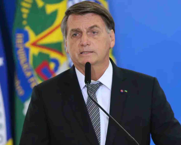 Bolsonaro anuncia redução em quase 300 reais para tirar